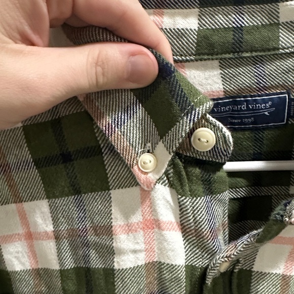 Vineyard Vines Checkered Men’s Flannel Shirt - Picture 3 of 8